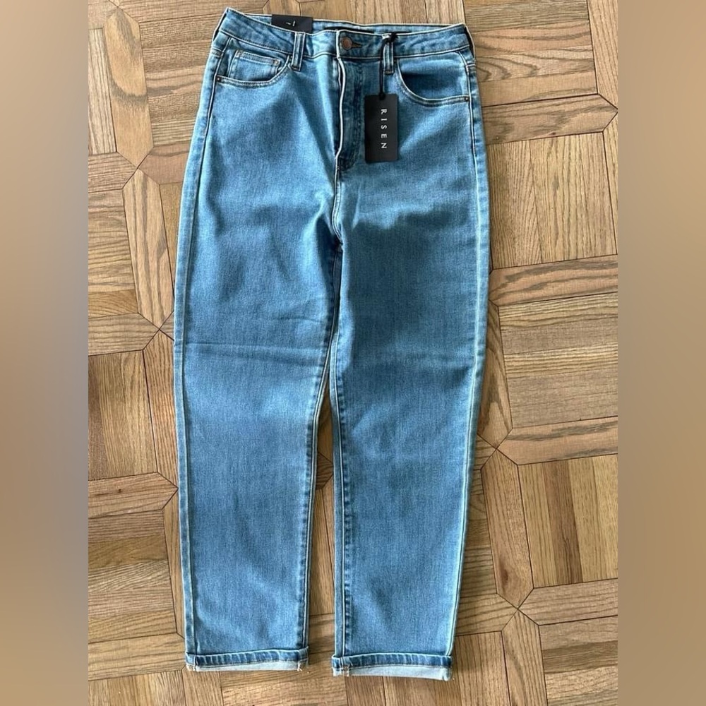 Risen High Waist Mom Jeans